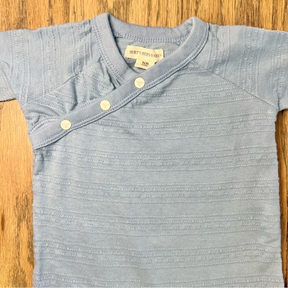 Burt’s Bees Baby Newborn Baby Boy Textured Organic Footed Onesie Size Newborn - Picture 2 of 9